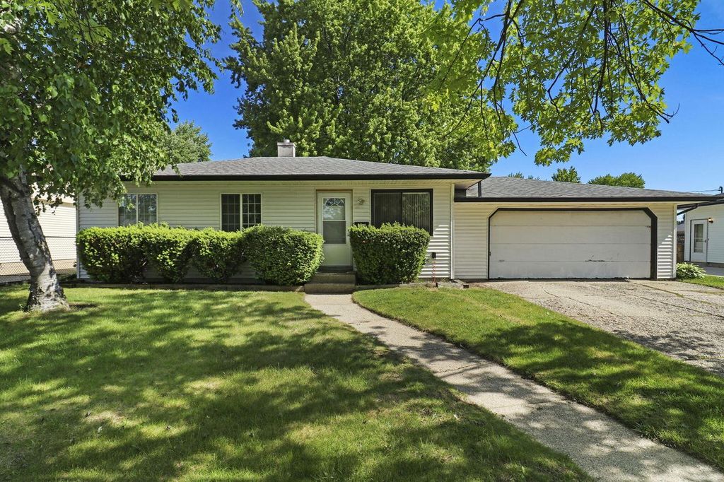 1712 87th STREET, Kenosha, WI 53143