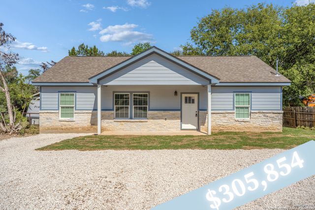 1080 Greenhill Dr, Canyon Lake, TX 78133