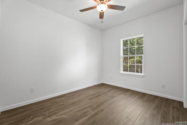 1080 Greenhill Dr, Canyon Lake, TX 78133