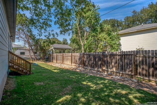 1080 Greenhill Dr, Canyon Lake, TX 78133