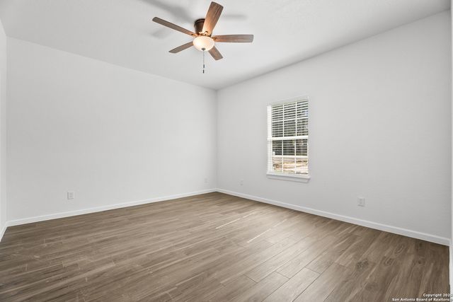1080 Greenhill Dr, Canyon Lake, TX 78133