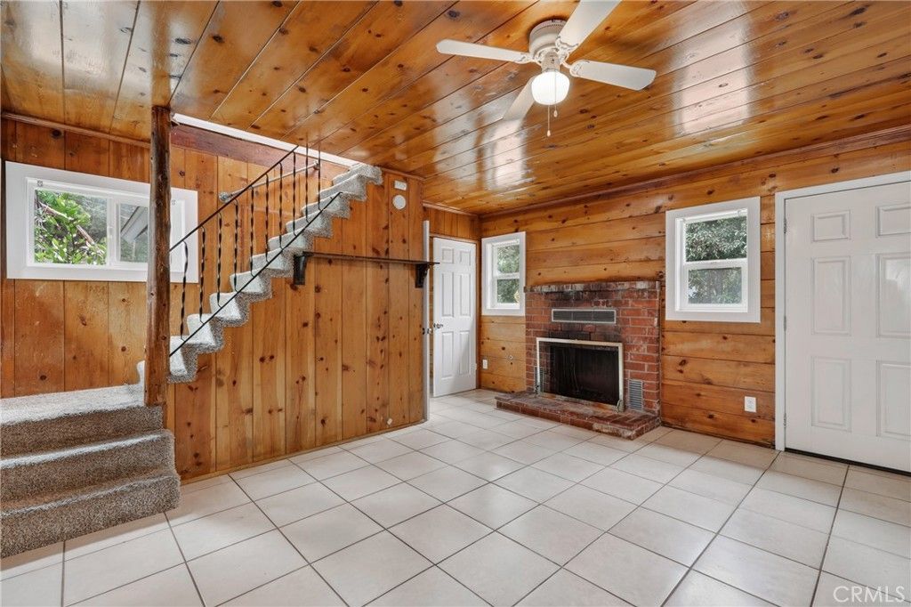 Image 3 of property listing at 23385 Kay Road, Crestline, CA 92325