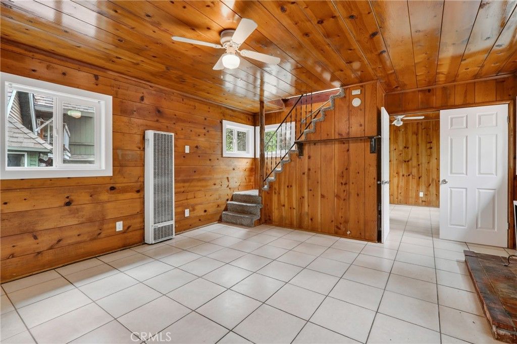 Image 6 of property listing at 23385 Kay Road, Crestline, CA 92325
