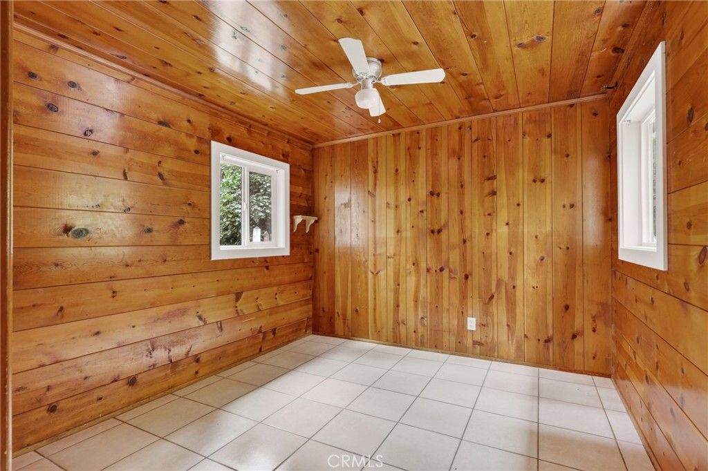 Image 9 of property listing at 23385 Kay Road, Crestline, CA 92325