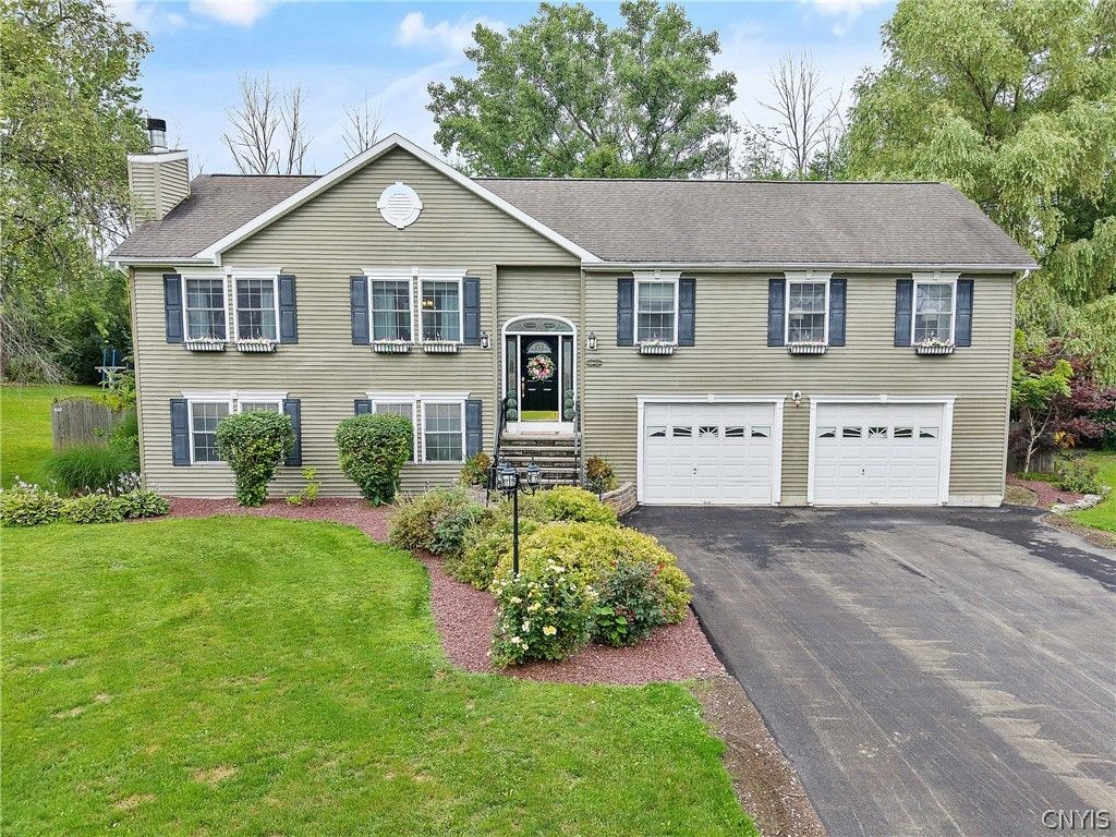 23 Commane Road, Van Buren, NY 13027