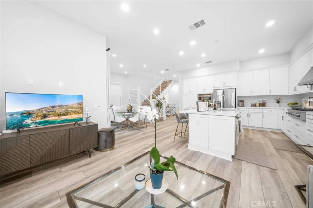 119 Glance, Irvine, CA 92618