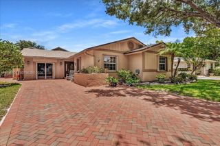 2155 Nova Village Drive, Davie, FL 33317