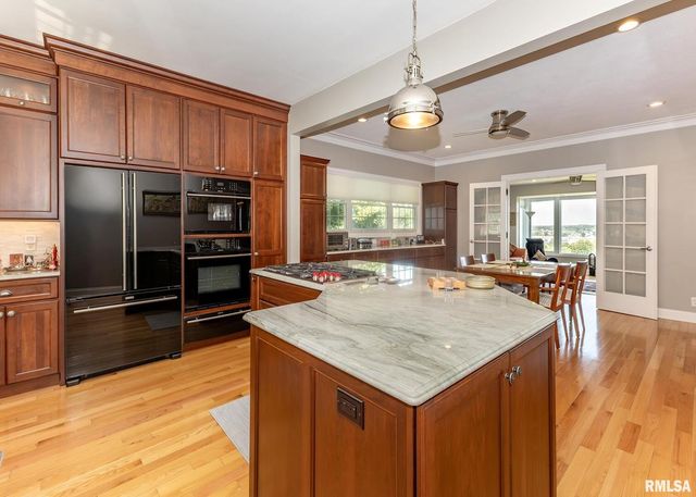 4510 5TH Avenue, Moline, IL 61265