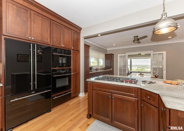 4510 5TH Avenue, Moline, IL 61265