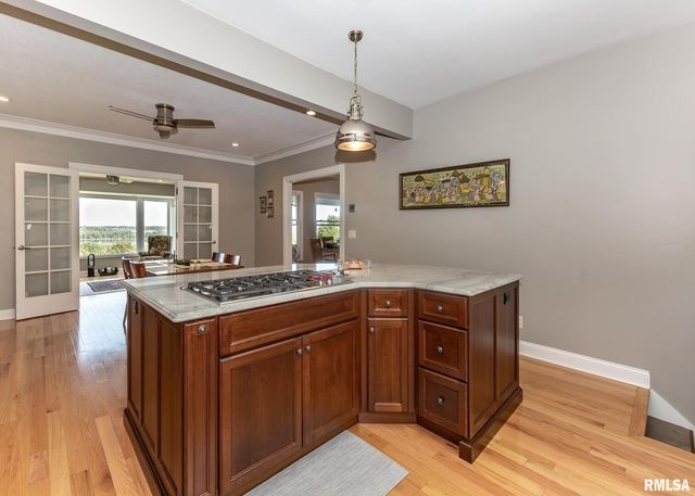 4510 5TH Avenue, Moline, IL 61265