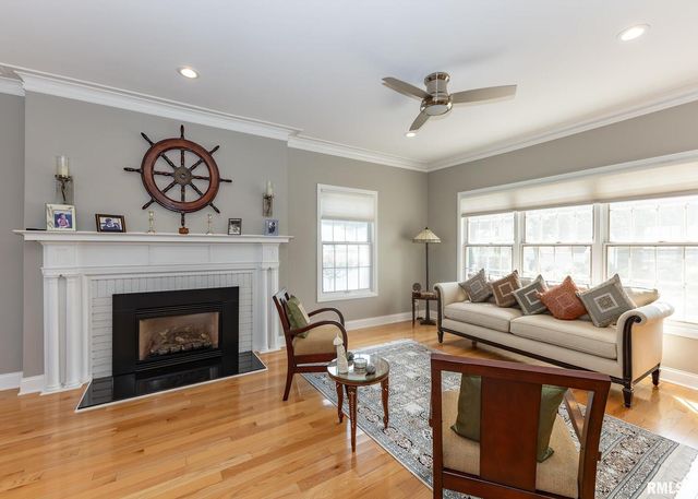 4510 5TH Avenue, Moline, IL 61265