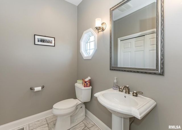 4510 5TH Avenue, Moline, IL 61265