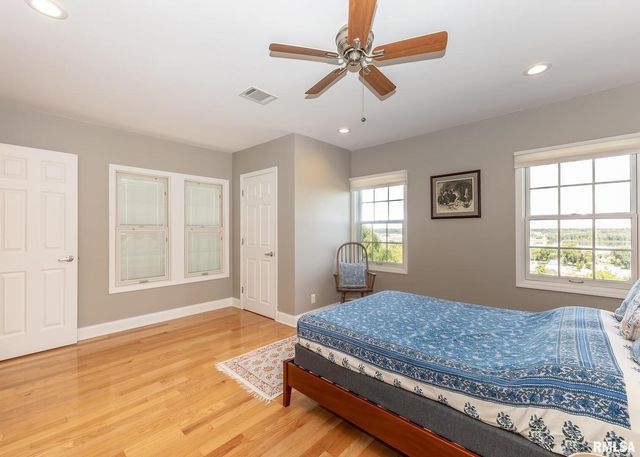 4510 5TH Avenue, Moline, IL 61265