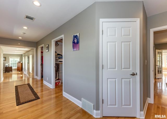 4510 5TH Avenue, Moline, IL 61265