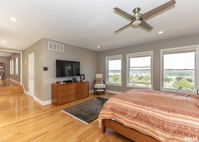 4510 5TH Avenue, Moline, IL 61265