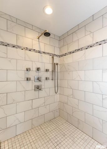 4510 5TH Avenue, Moline, IL 61265