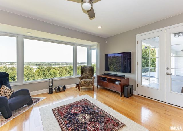 4510 5TH Avenue, Moline, IL 61265