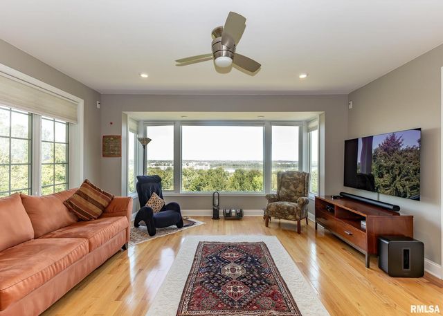 4510 5TH Avenue, Moline, IL 61265