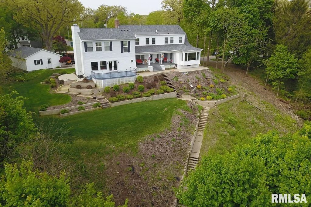 4510 5TH Avenue, Moline, IL 61265