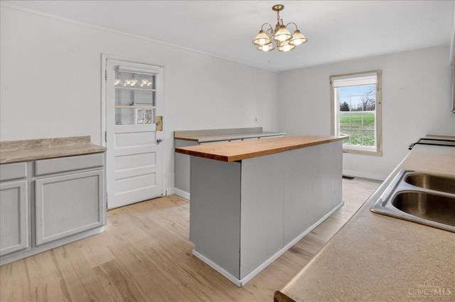 940 N High Street, Hillsboro, OH 45133