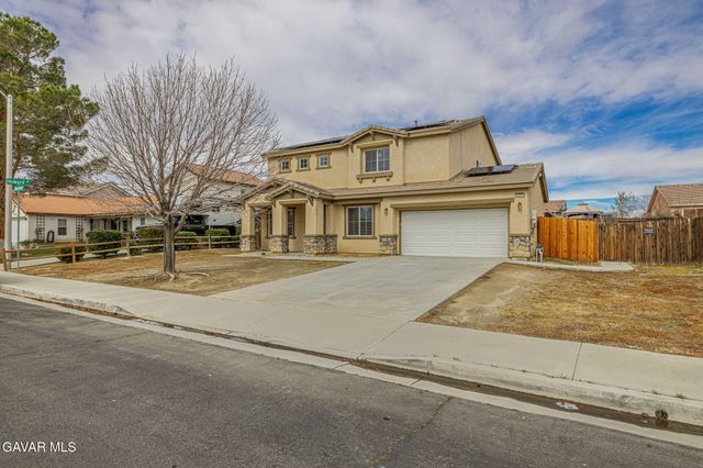 3237 Summer Breeze Avenue, Rosamond, CA 93560