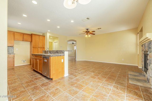 3237 Summer Breeze Avenue, Rosamond, CA 93560