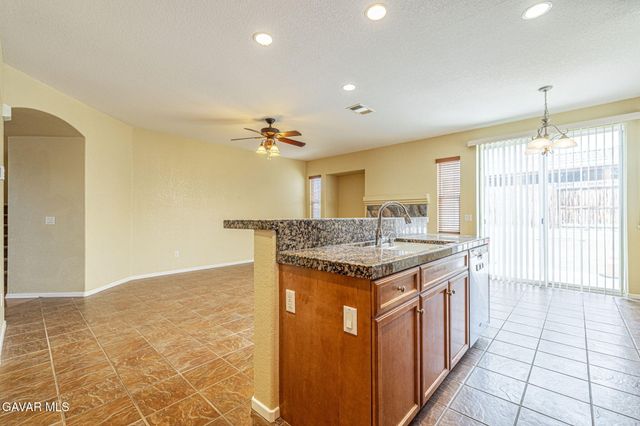 3237 Summer Breeze Avenue, Rosamond, CA 93560