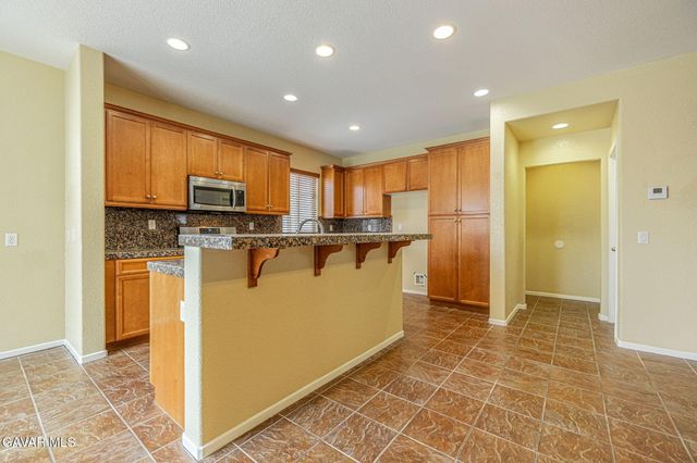 3237 Summer Breeze Avenue, Rosamond, CA 93560