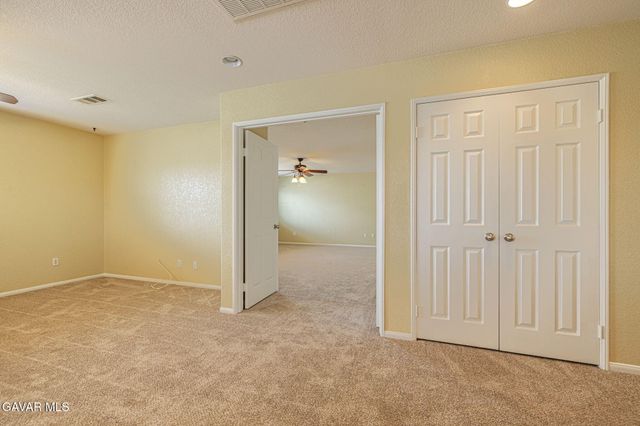 3237 Summer Breeze Avenue, Rosamond, CA 93560