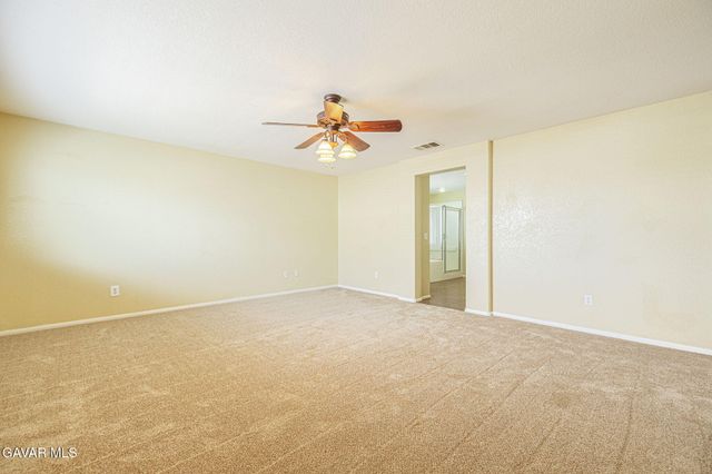 3237 Summer Breeze Avenue, Rosamond, CA 93560