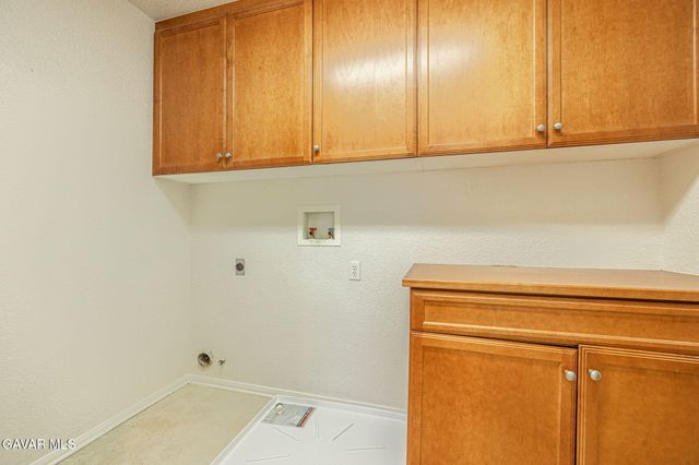 3237 Summer Breeze Avenue, Rosamond, CA 93560