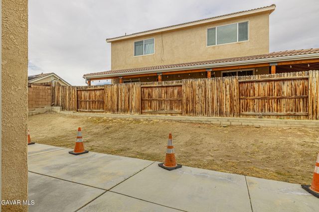 3237 Summer Breeze Avenue, Rosamond, CA 93560