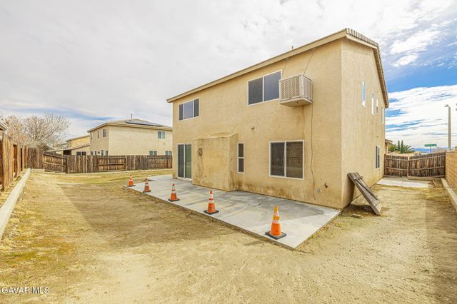 3237 Summer Breeze Avenue, Rosamond, CA 93560