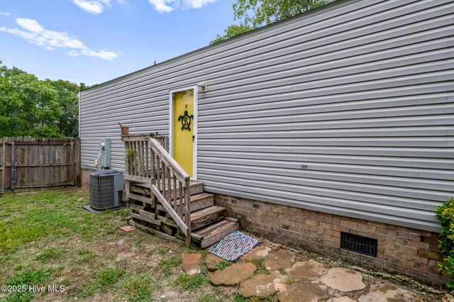 2097 Seashore Hills Road SW, Supply, NC 28462