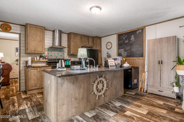 2097 Seashore Hills Road SW, Supply, NC 28462