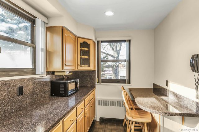 21-47 Utopia Parkway 2, Whitestone, NY 11357