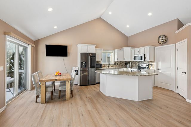 1301 Caitlin Court SE, Bondurant, IA 50035