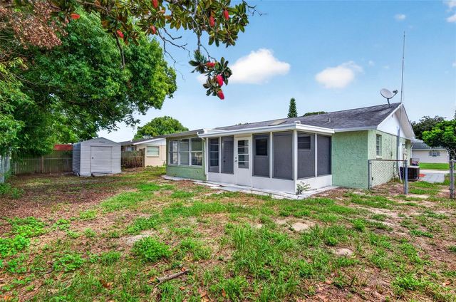8905 TROPICAL PALM WAY, Port Richey, FL 34668
