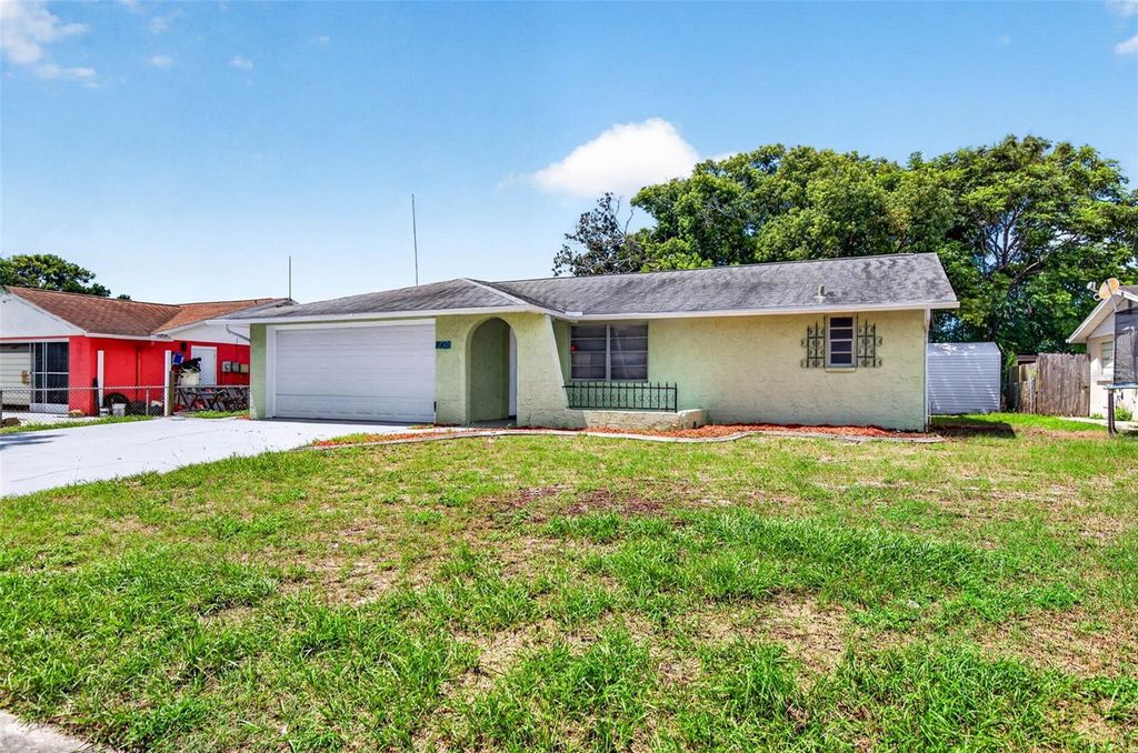 8905 TROPICAL PALM WAY, Port Richey, FL 34668