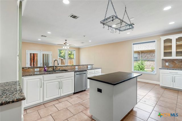108 Colt Loop, Kyle, TX 78640