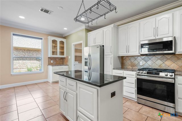 108 Colt Loop, Kyle, TX 78640