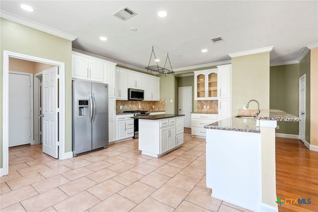 108 Colt Loop, Kyle, TX 78640