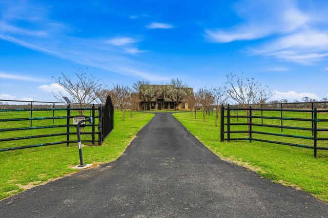 492 Thomas J Egan Road, Denton, TX 76207