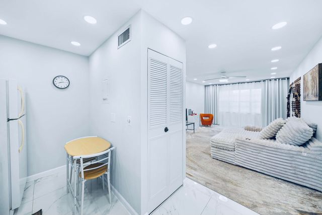 129 Lake Carol Drive 129, West Palm Beach, FL 33411