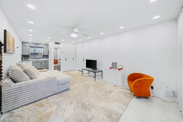 129 Lake Carol Drive 129, West Palm Beach, FL 33411