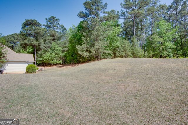 7601 The Lakes Drive, Fairburn, GA 30213