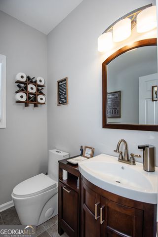 7601 The Lakes Drive, Fairburn, GA 30213