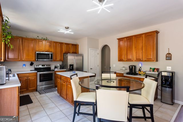 7601 The Lakes Drive, Fairburn, GA 30213