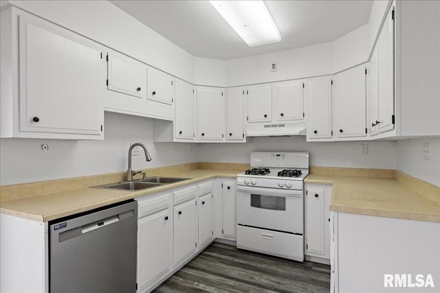 2621 S 4TH Street, Springfield, IL 62703