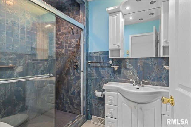 2621 S 4TH Street, Springfield, IL 62703